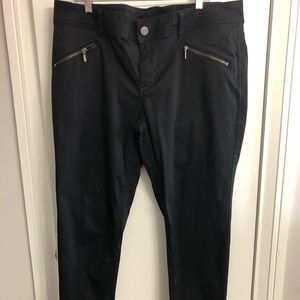 LANE BRYANT - BLACK ZIPPER SKINNY JEANS